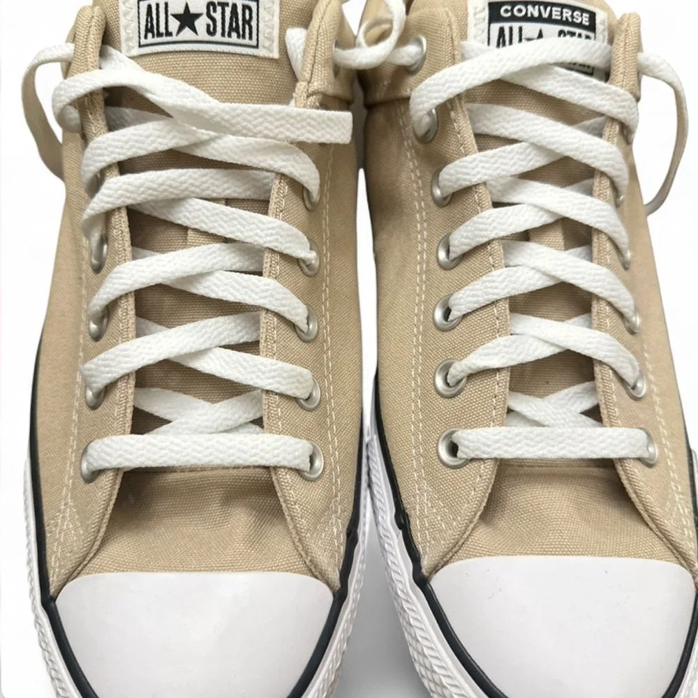 Converse nutty granola